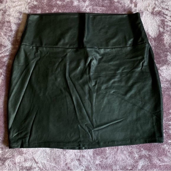 Windsor Faux Leather Mini Skirt - Picture 2 of 3